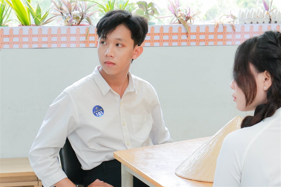Thần thái chuyên nghiệp toát ra từ sự điềm tĩnh